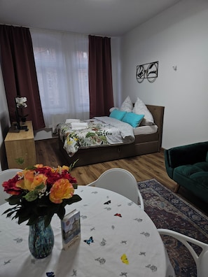 1 bedroom, WiFi, bed sheets