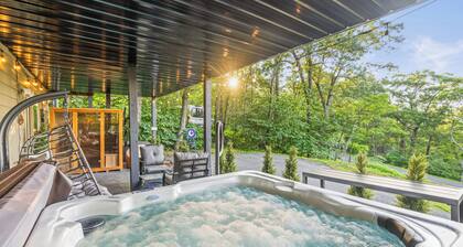 Elegant- 4 Outdoor Areas, Massage, Hot Tub, Sauna, Fam Friendly, Game Room, View