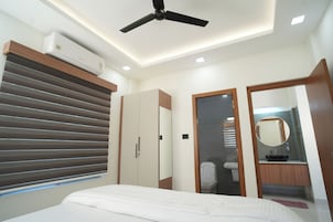 Apartamento luxo | Ferros/tábuas de passar roupa, Wi-Fi de cortesia