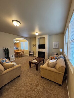 スマートテレビ、暖炉