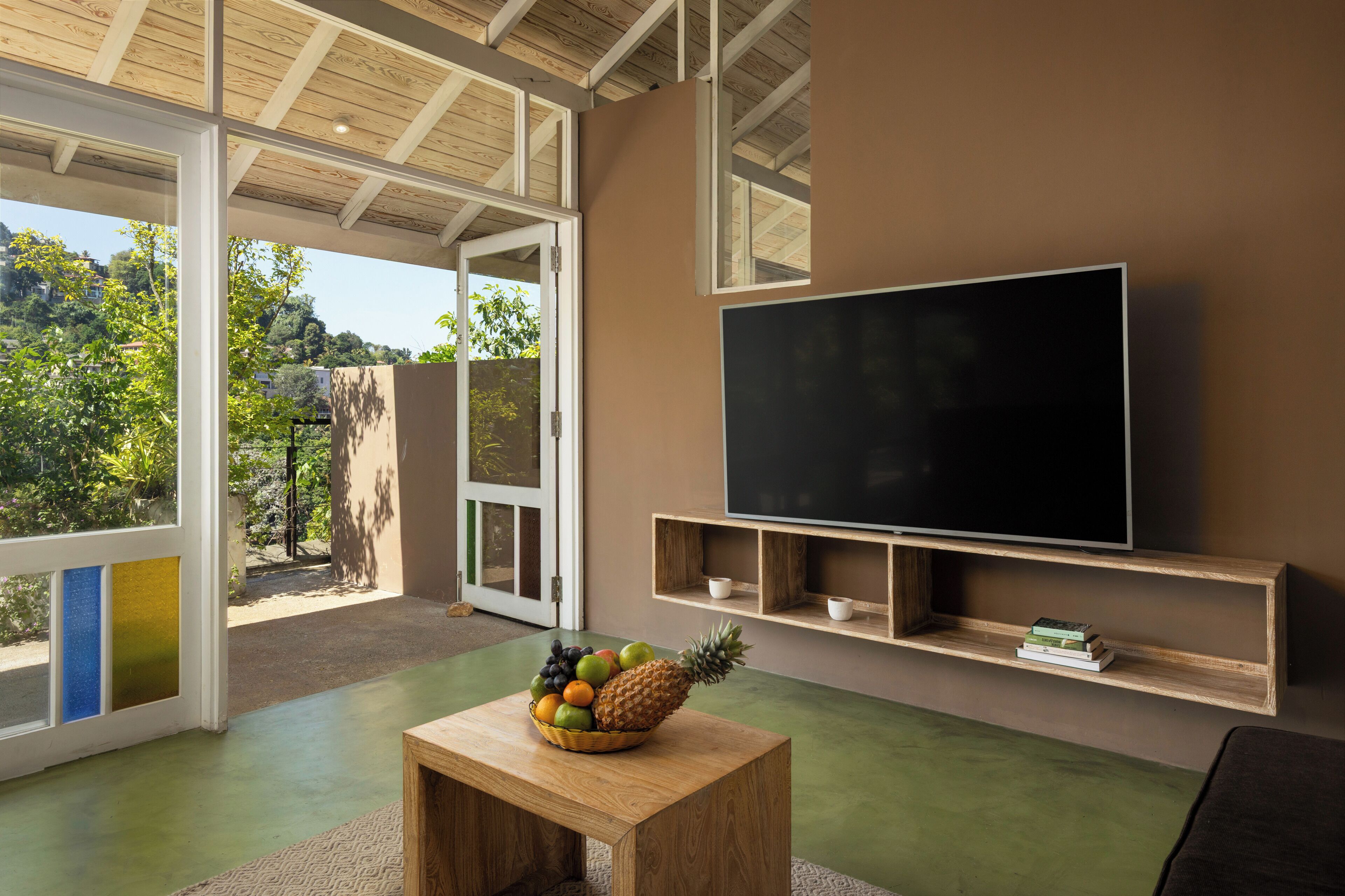 Superior Apartment, Lake View | Living area | TV