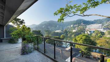 Superior Apartment, Lake View | Terrace/patio