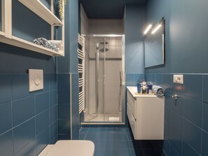 Shower, hair dryer, towels - Porta Vittoria - Cozy & Stylish 1BDR Duomo/San Babila Area (Milano)