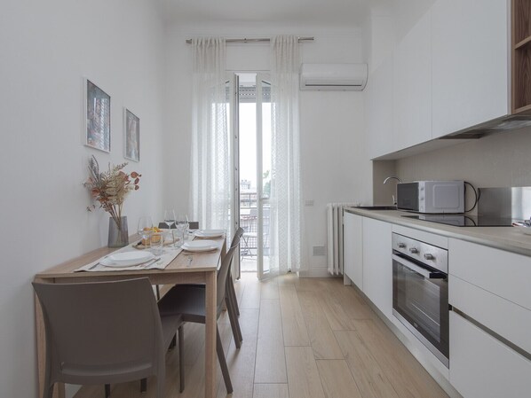 Fridge, microwave, oven, dishwasher