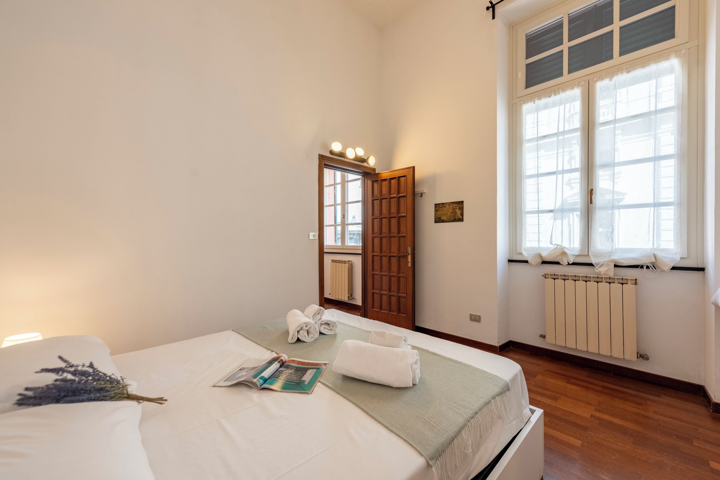 3 slaapkamers, een strijkplank/strijkijzer, gratis wifi, beddengoed