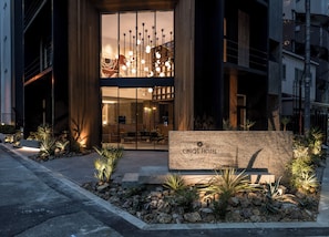 Pintu masuk hartanah