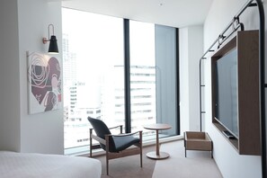 Deluxe Room | Desk, laptop workspace, soundproofing, iron/ironing board - CINQS Hotel (Osaka)