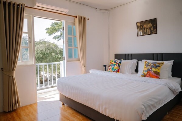 Double Room with Balcony | Terrace/patio - B&B Chiangrai (Chiang Rai)