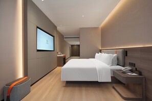 Superior Double Room | Laptop workspace, blackout drapes, free WiFi