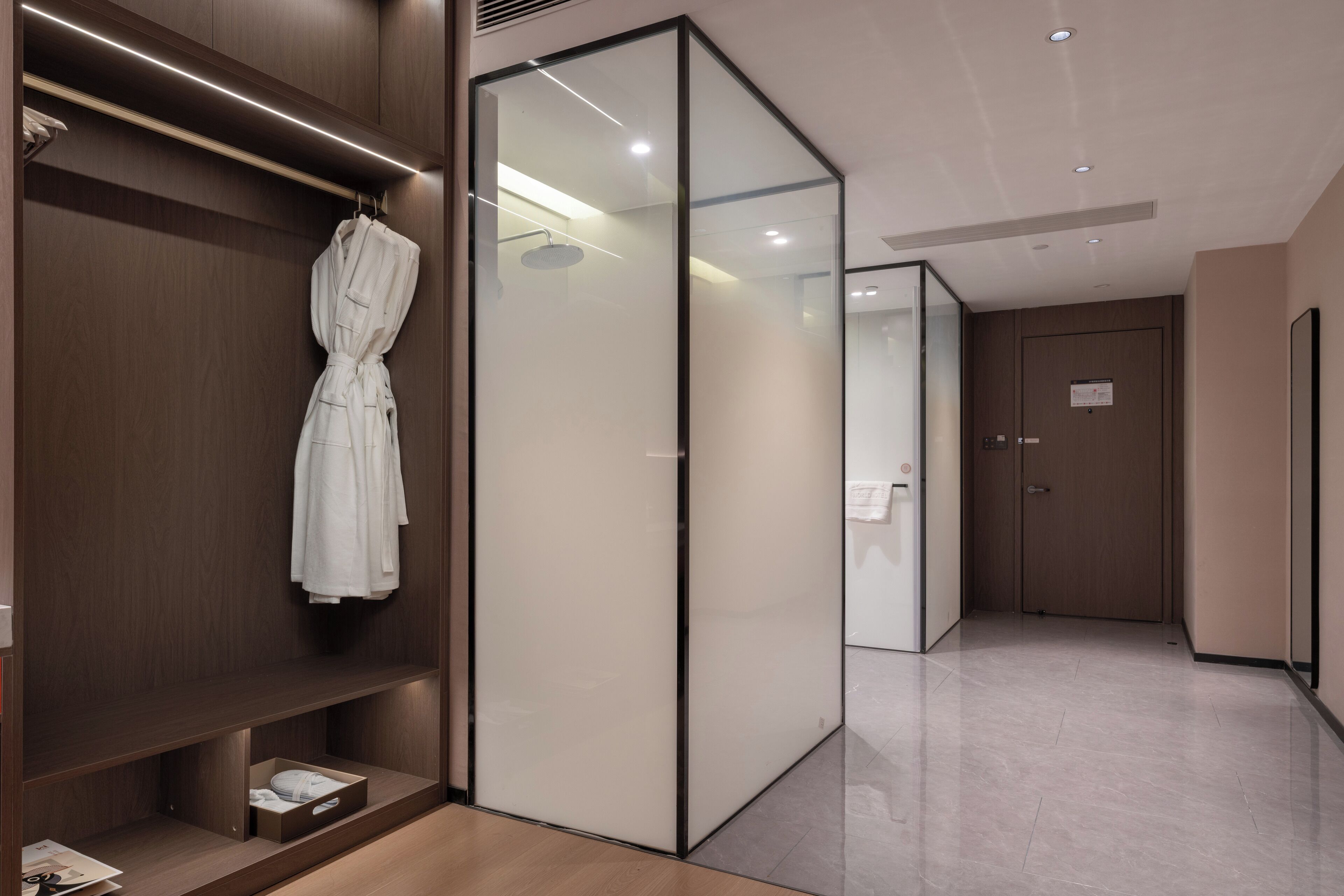 Superior Twin Room | Laptop workspace, blackout drapes, free WiFi