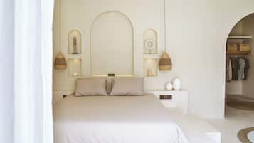 Villa de lujo, piscina privada, vistas a la piscina | 1 dormitorio, escritorio, espacio para trabajar con un portátil