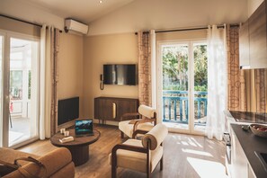 Deluxe-Apartment, 2 Schlafzimmer | 2 Schlafzimmer, Zimmersafe, kostenloses WLAN