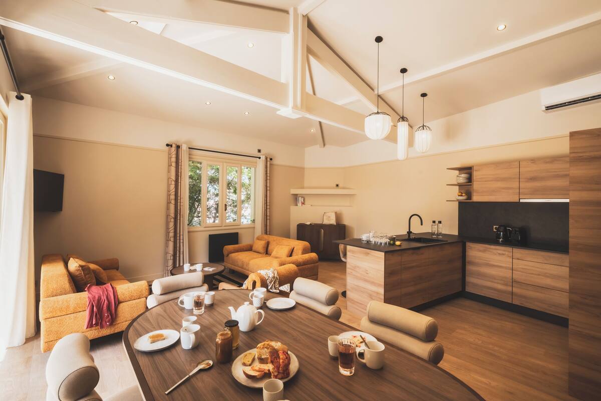 Family Apartment, 3 Bedrooms, Garden View | Private kitchen | Espresso maker, electric kettle