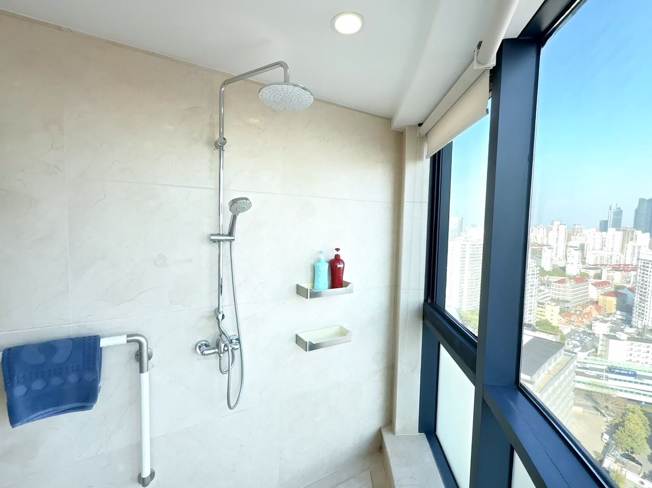 奢華公寓, 3 間臥室, 非吸煙房, 城市景 | 浴室 | 名牌梳洗用品、風筒、拖鞋、提供毛巾