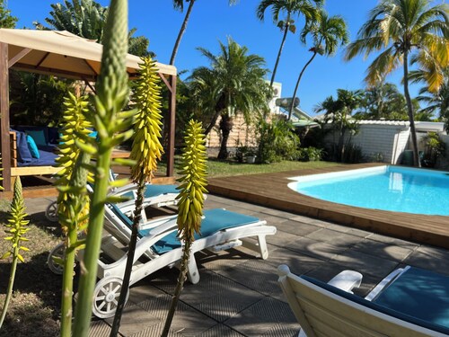 Villa Créole with swimming pool in Saint Gilles les bains ideal for families