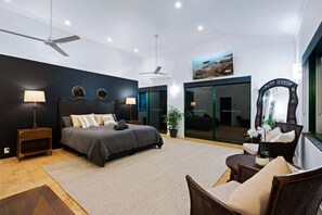 4 bedrooms, desk, iron/ironing board, WiFi