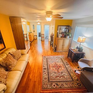Smart TV - Charming house with WiFi and AC in wonderful Santa Ana (Santa Ana)