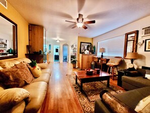 Smart TV - Charming house with WiFi and AC in wonderful Santa Ana (Santa Ana)