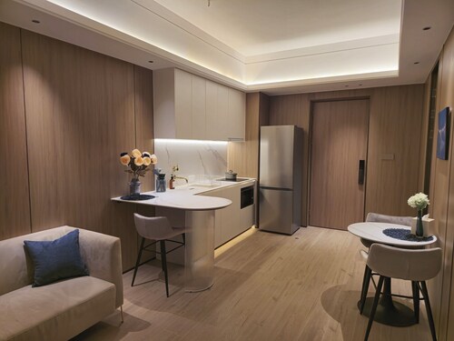 Vue Aston - Posh Condo With Amazing Views!