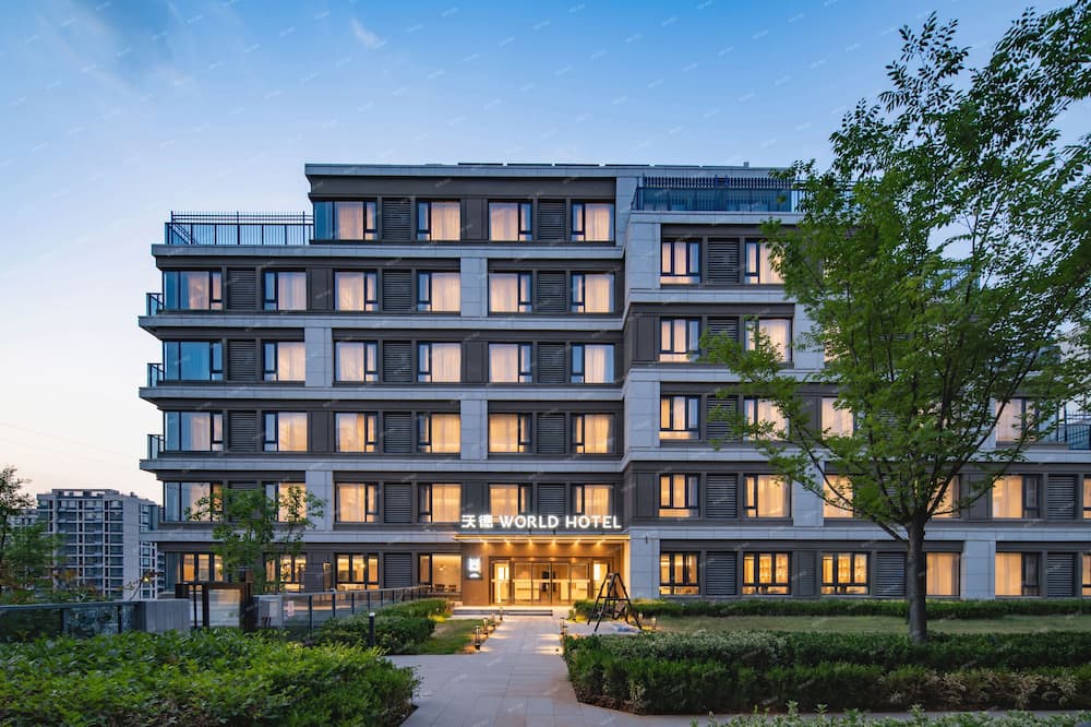 World Hotel Jinan Fengming Road