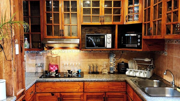 Felles sovesal, 1 soverom, røyk, balkong | Innvendig