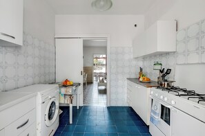 Standard Apartment, 3 Bedrooms, 2 Bathrooms (Waves Apartment 1 100m From Sea) | Private kitchen