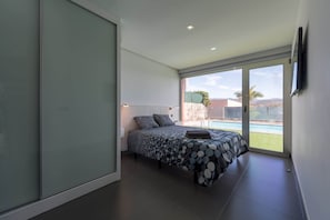 2 chambres, fer et planche à repasser, lit parapluie, Wi-Fi gratuit