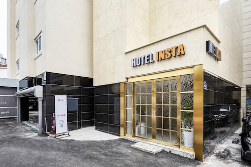 Insta Hotel - Main Branch