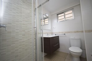 Douche, serviettes fournies