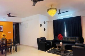 Living area - Brand new Lavish 3bhk Fully Furnished Home (Pune)