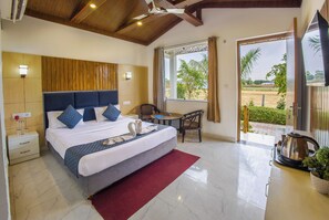 Premium bedding, free WiFi, bed sheets, wheelchair access - Evencia Resort (Ramnagar)