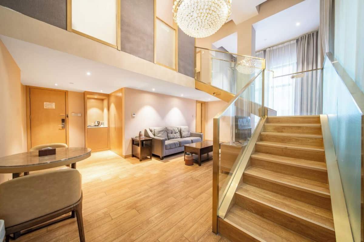 Superior Suite | 1 bedroom, laptop workspace, blackout drapes, free WiFi