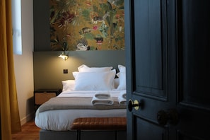 6 habitaciones, tabla de planchar con plancha, wifi y ropa de cama 