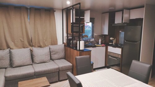 Détente, Vacances, Loisirs dans mobile home offrant tranquillité et evasion