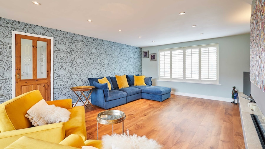 Host Stay Chestnut Close