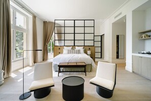 Signature Suite | 1 bedroom, minibar, cribs/infant beds, free WiFi