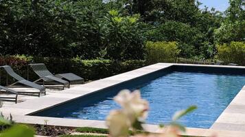 Sæsonbestemt udendørs pool