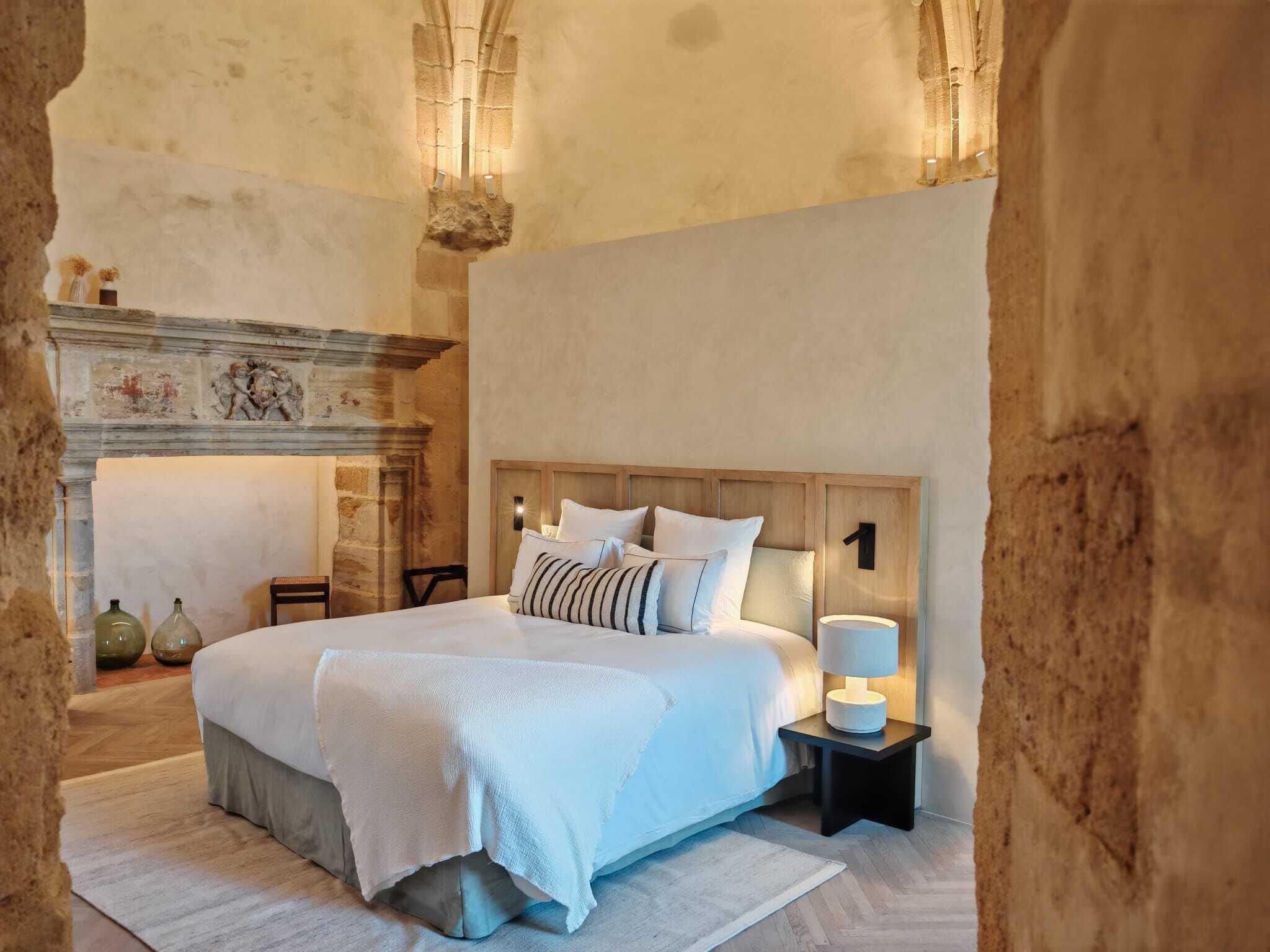 Suite de la Tour | Minibar, Wi-Fi gratuito, lenzuola