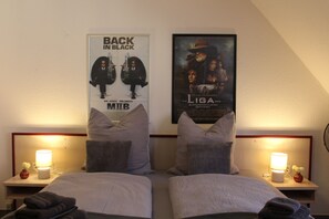 Estudio familiar | Zona de estar | Smart TV de 40 pulgadas con canales digitales, películas de pago