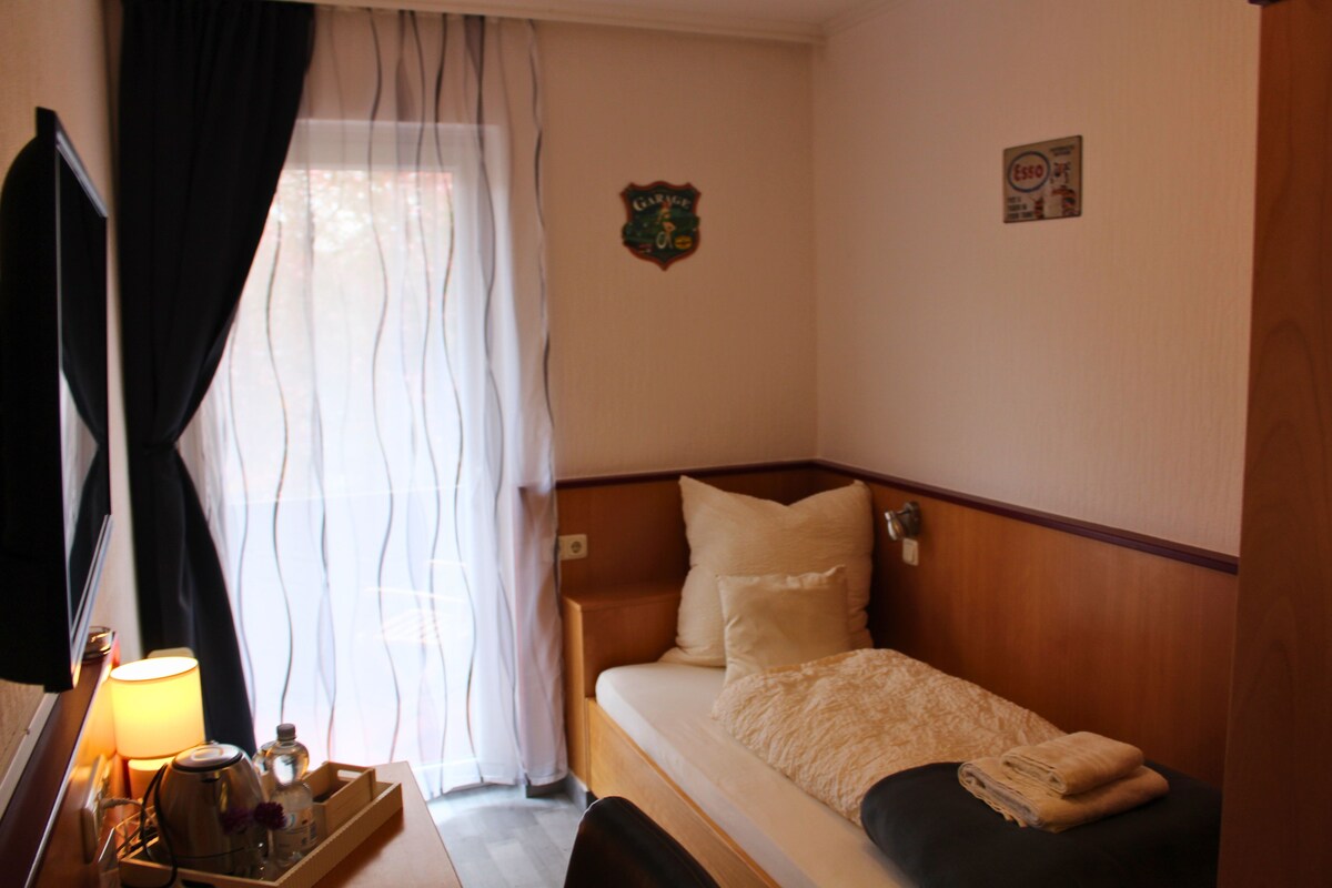 Comfort Single Room | Desk, laptop workspace, blackout drapes, iron/ironing board (on request)