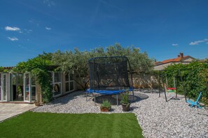 Children’s area - Apartment Arwen, apartment with pool (Juršići)