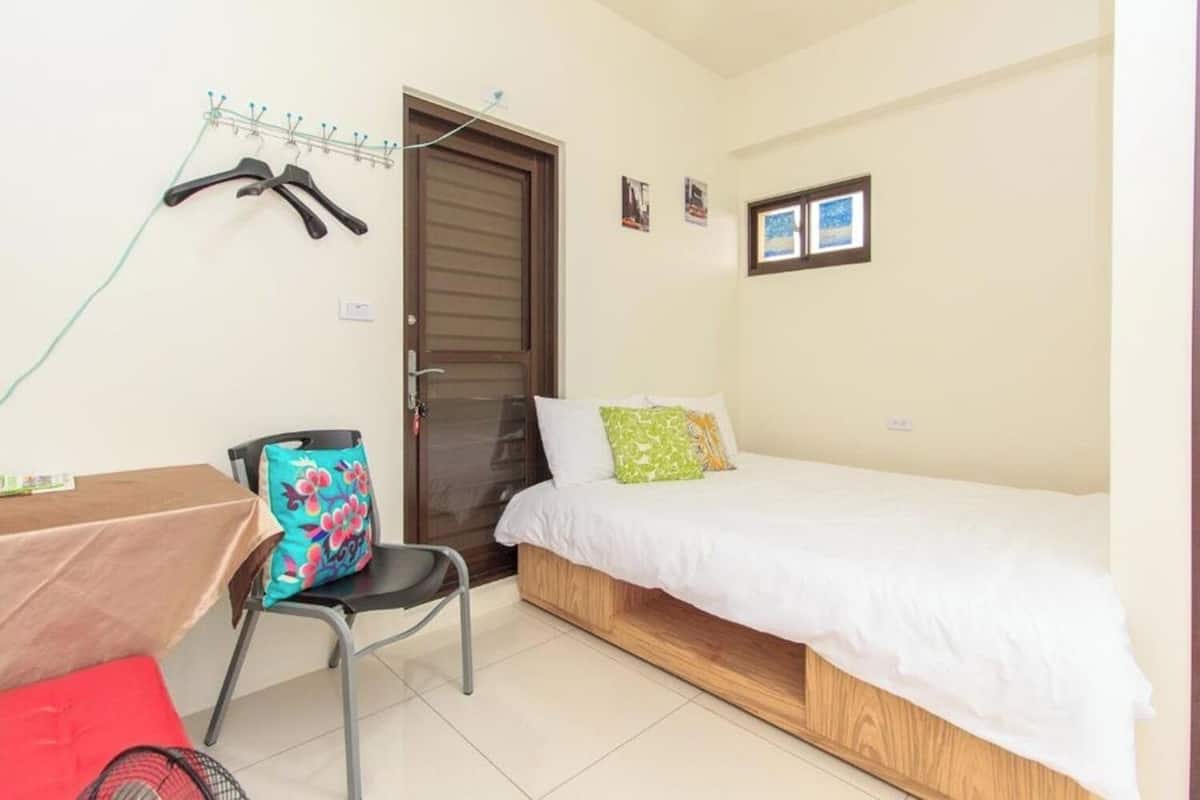 Blackout curtains, soundproofing, free WiFi, bed sheets
