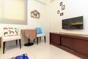 Habitación cuádruple | Cortinas blackout, insonorización, wifi gratis y ropa de cama 