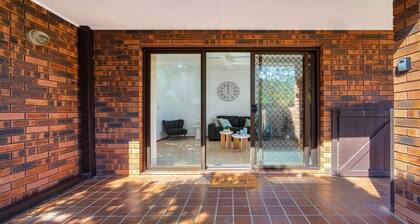 'E RETREAT by the Bay' by Accom Holidays