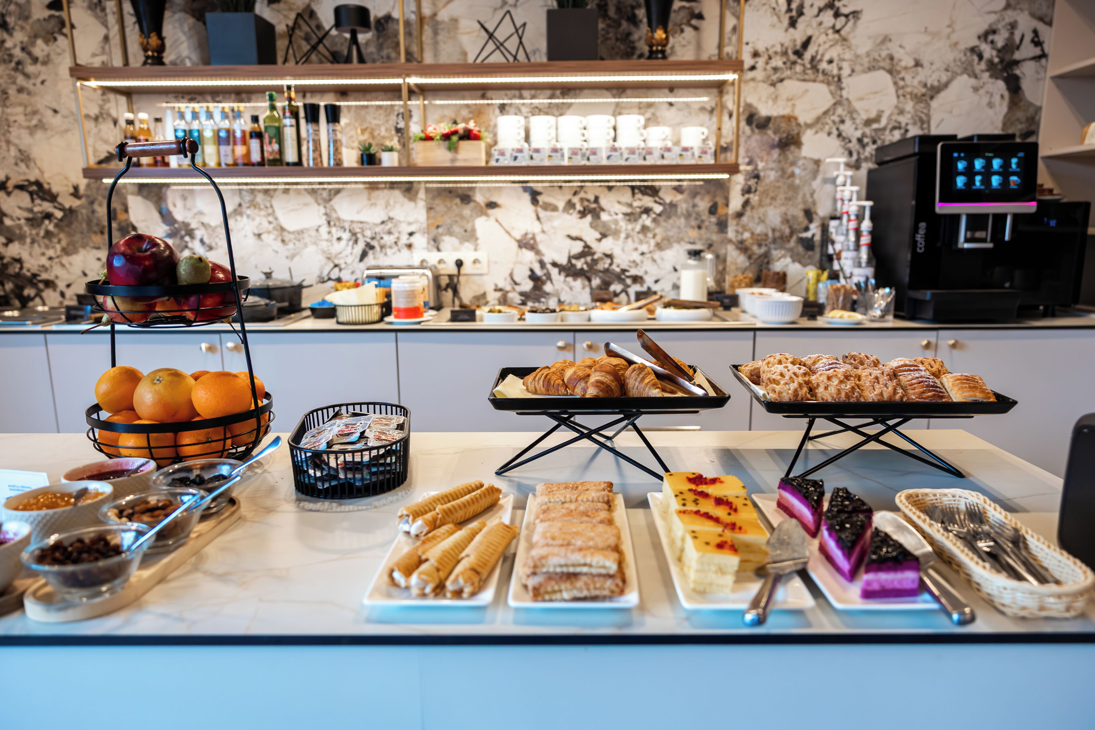 Colazione a buffet inclusa, servita tutte le mattine 
