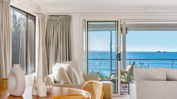 Smart TV, ping pong, books