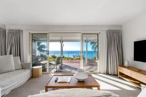 Smart TV, ping pong, books