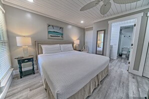 3 makuuhuonetta, työpöytä, silitysrauta/-lauta, ilmainen Wi-Fi