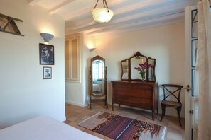 6 bedrooms, iron/ironing board, bed sheets - Tinos Grand Villa Experience 6BR 15ppl Infinite Views (Tinos)