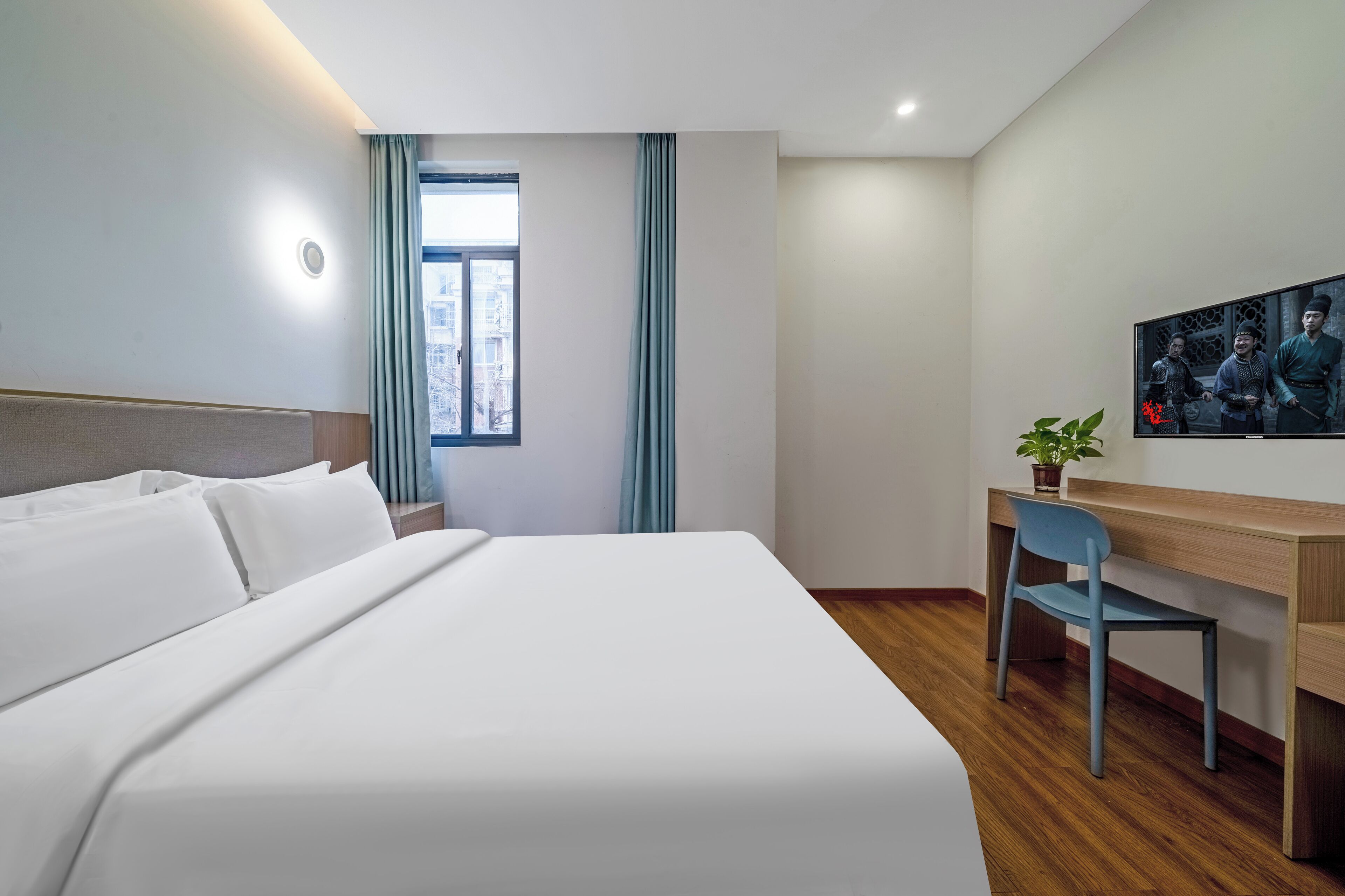 Comfort Double Room, 1 Queen Bed, Non Smoking | Free WiFi, bed sheets